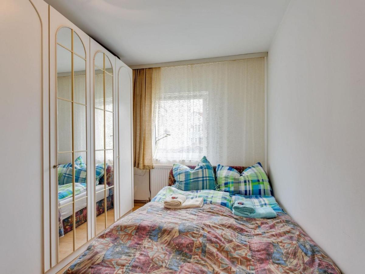 Lively Holiday Home In Wien With Private Garden Exterior photo