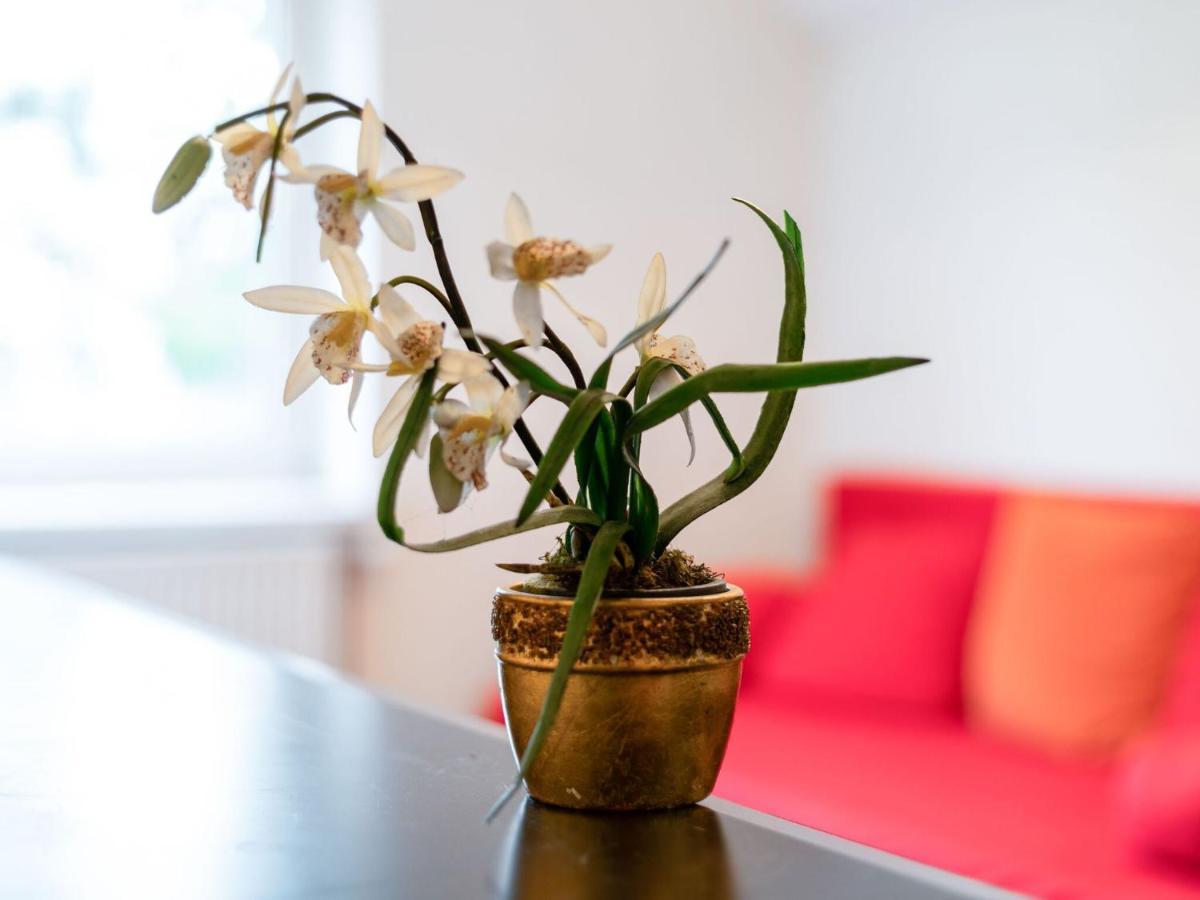 Lively Holiday Home In Wien With Private Garden Exterior photo